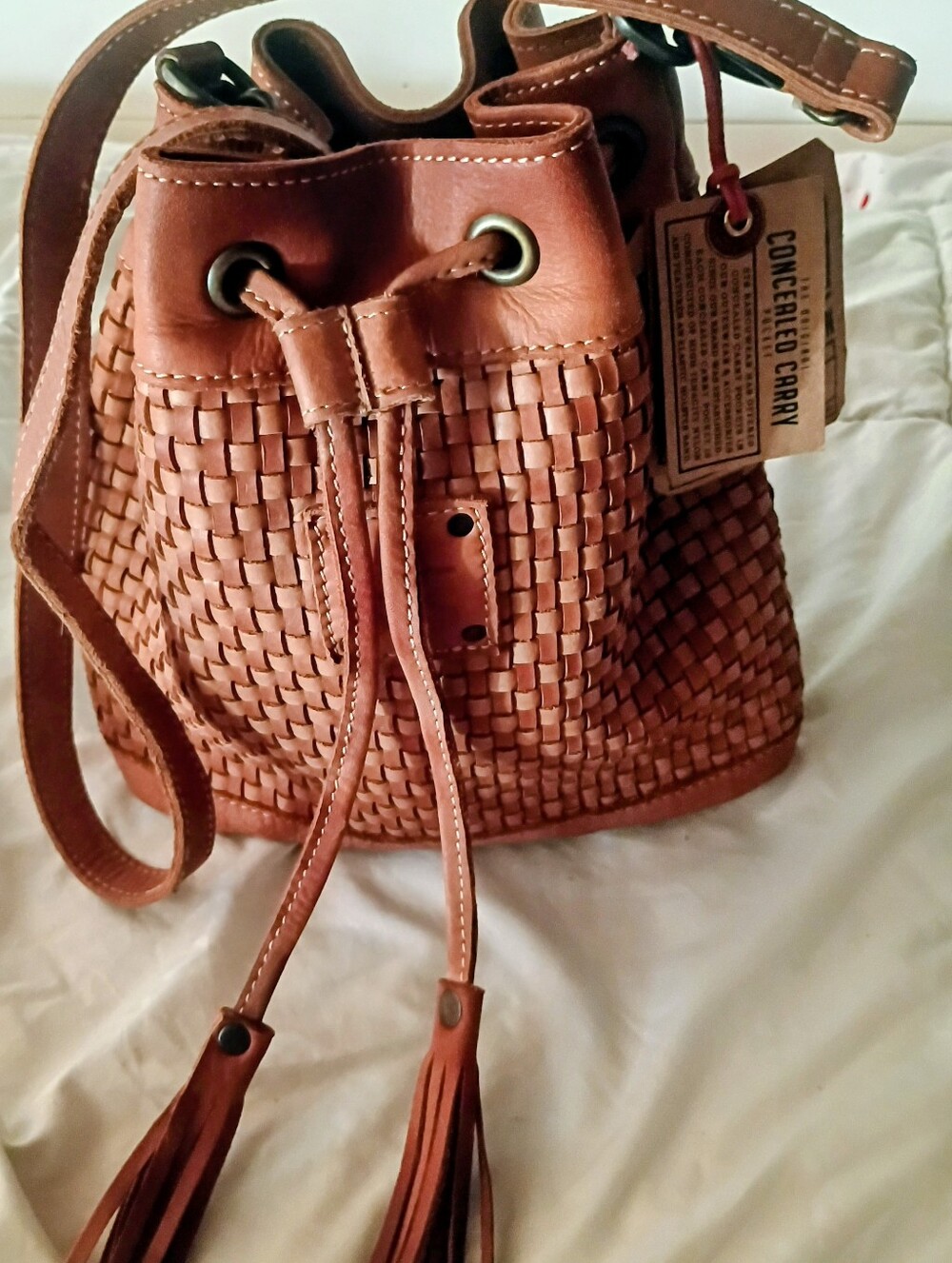NWT -STS Ranchwear Sweet Grass Woven Crossbody Concealed Carry CCW Bucket Bag